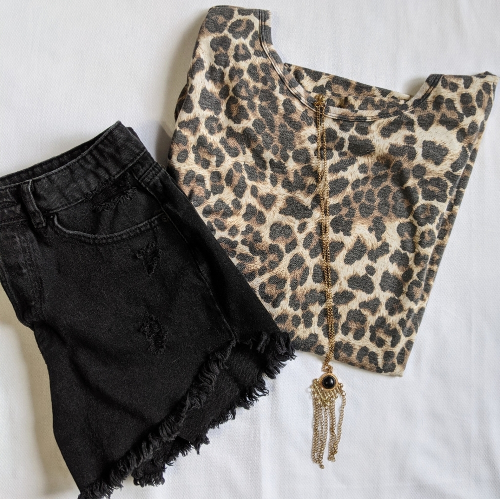 ❌SOLD❌ Animal Print Boutique Top